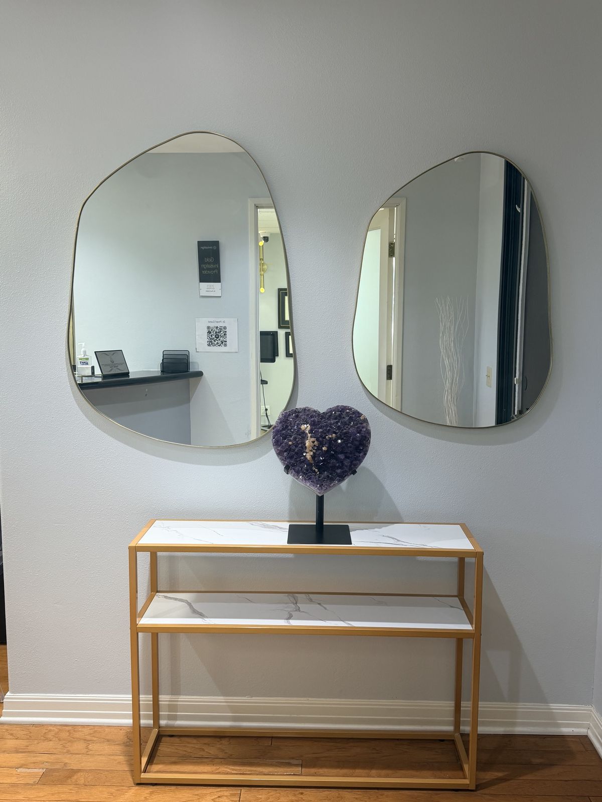 Reception console with amethyst heart and twin mirrors